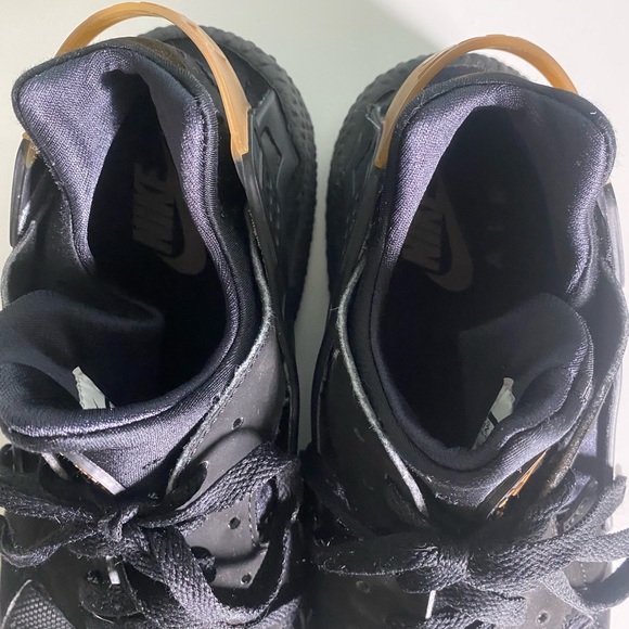 Nike Air Huarache Sneakers - Picture 9 of 10